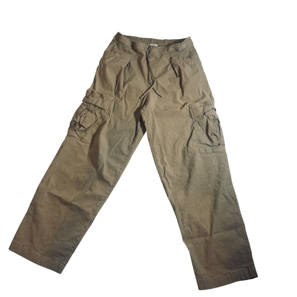 Athleta Paradise MidRise Cargo Pant Size S
Athleisure Travelcore Gorpcore - Picture 2 of 6